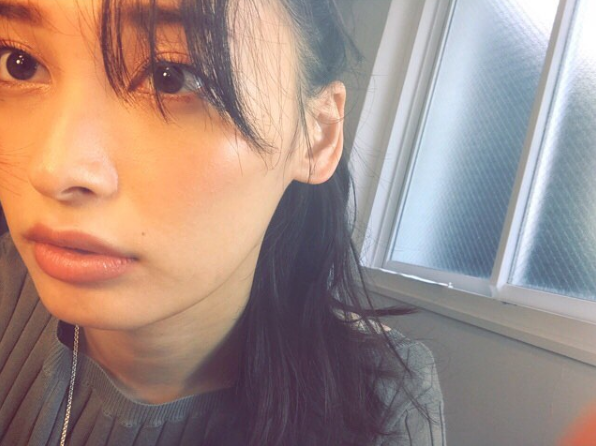 女優の大政絢が4月26日、現在出演中の人気ドラマ『あなたのことはそれほど』で披露している演技への\u201cあるこだわり\u201dについて紹介。その内容に、同ドラマの視聴者から